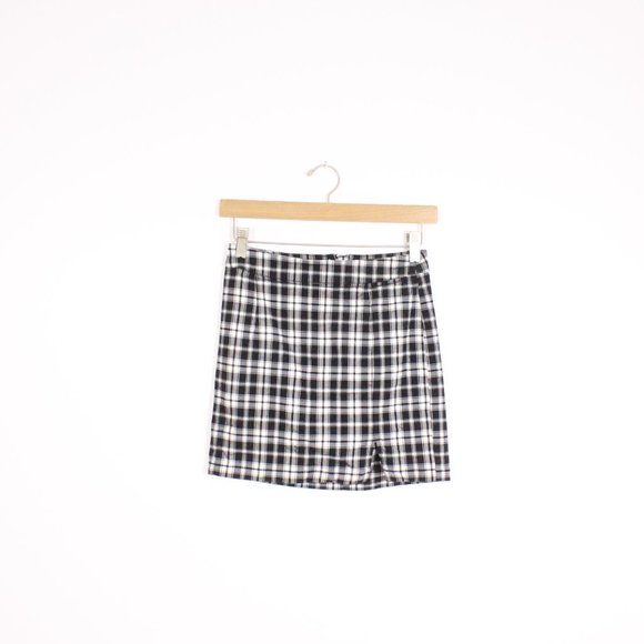 *Garage Black & White Plaid Mini Skirt - Picture 6 of 6
